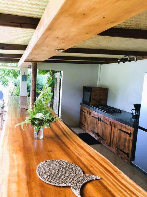Bungalow Tiarii, Avec Acces Direct A Une Plage Privee Tevaitoa ภายนอก รูปภาพ