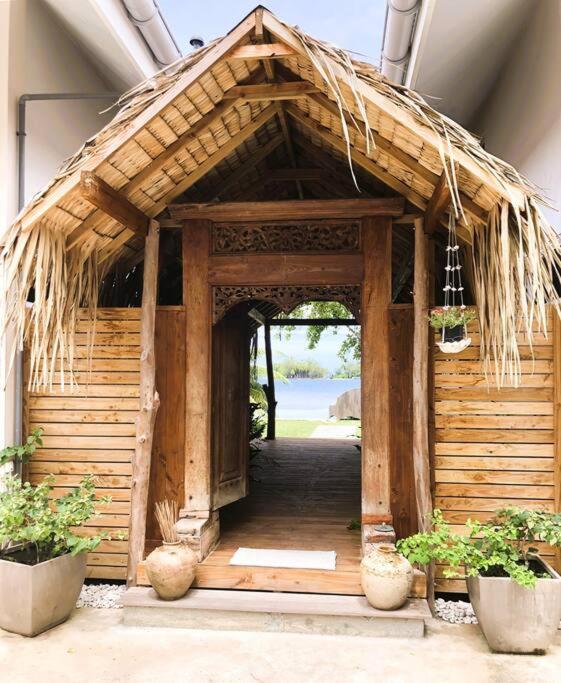 Bungalow Tiarii, Avec Acces Direct A Une Plage Privee Tevaitoa ภายนอก รูปภาพ